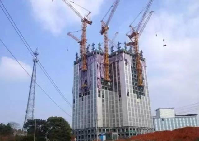 57层高楼19天建成，一天三层，飞向蓝天的速度！